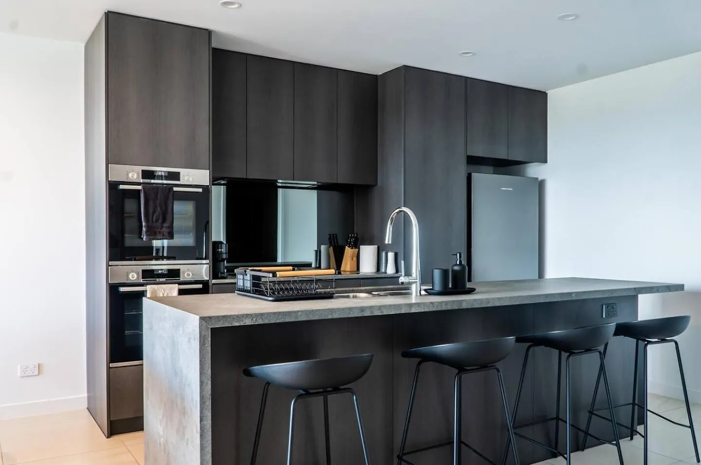 New! Coastal Elegance At Palm Beach Gold Coast 0*,