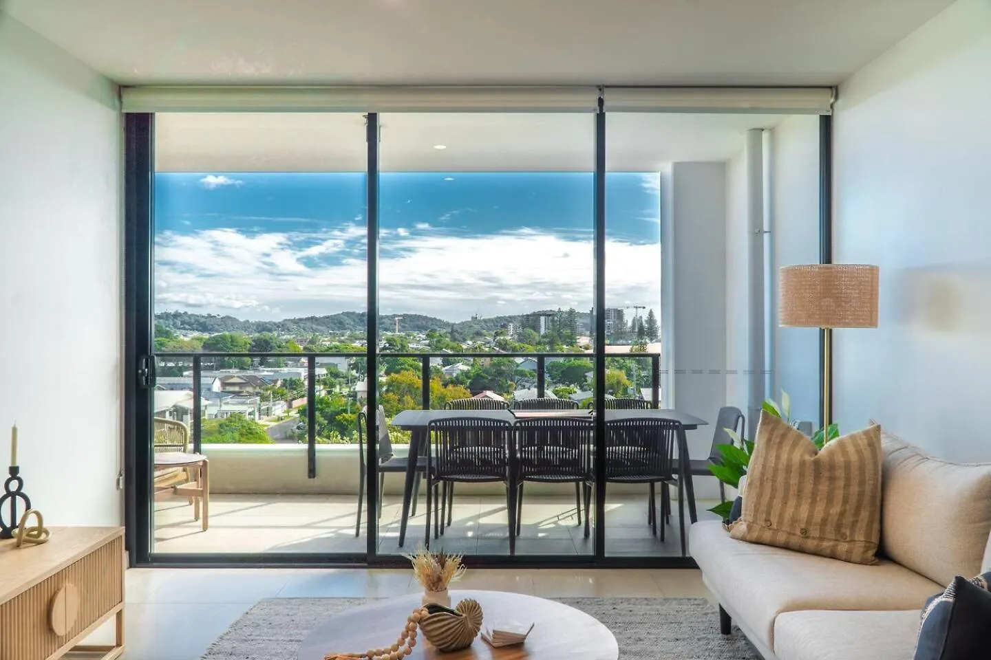 New! Coastal Elegance At Palm Beach Gold Coast