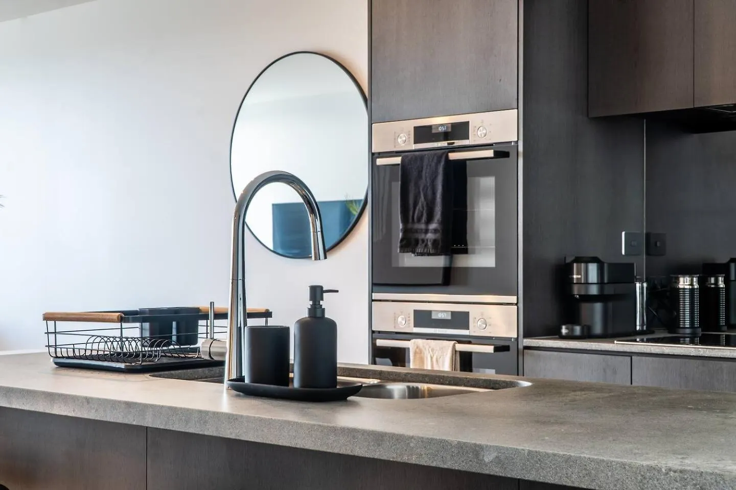 Apartment New! Coastal Elegance At Palm Beach Gold Coast
