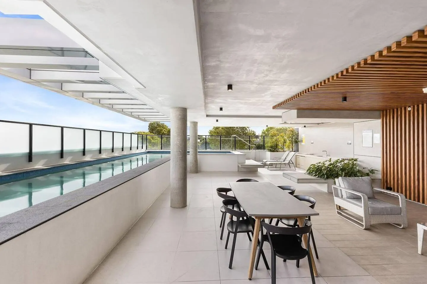 New! Coastal Elegance At Palm Beach Gold Coast 0*,